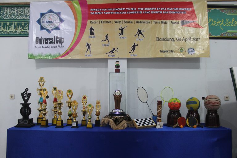 KALAHKAN KAMAR HAPSOH, JUARA FUTSAL PUTRI DIRAIH KAMAR 1